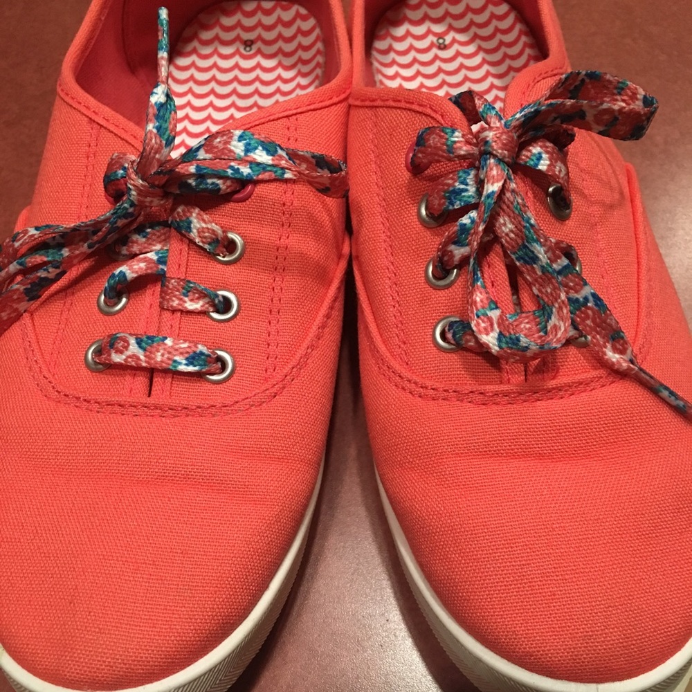 Ladies slide on Sneakers